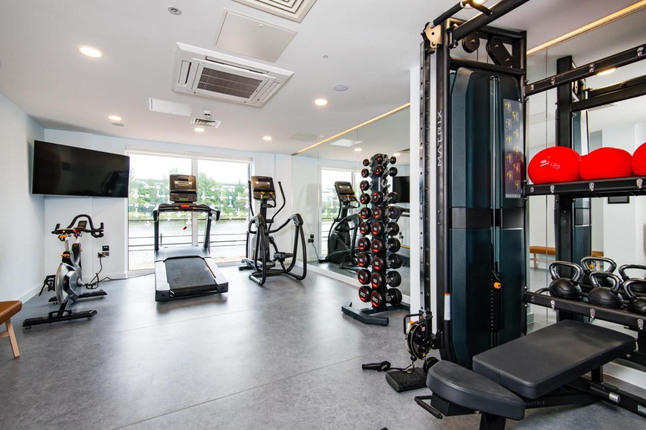 Staybridge Suites - Cardiff By Ihg ภายนอก รูปภาพ